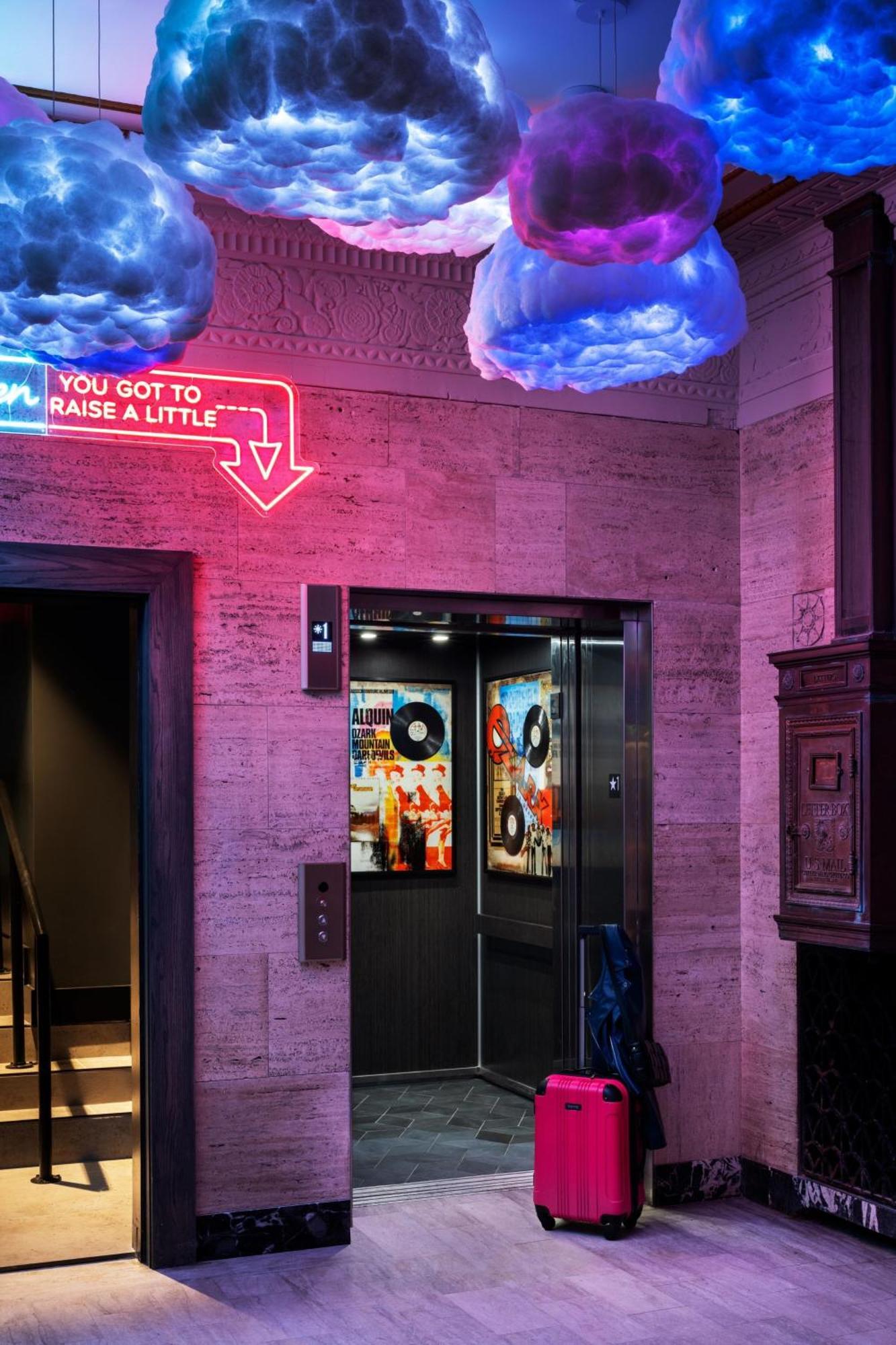 ホテル Moxy Springfield Downtown エクステリア 写真